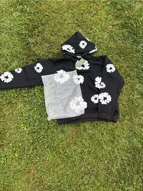 Designer 100% Cotten hoodie flower brand new